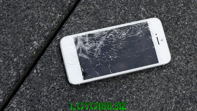 Mơ thấy smartphone bị vỡ nát có sao không?